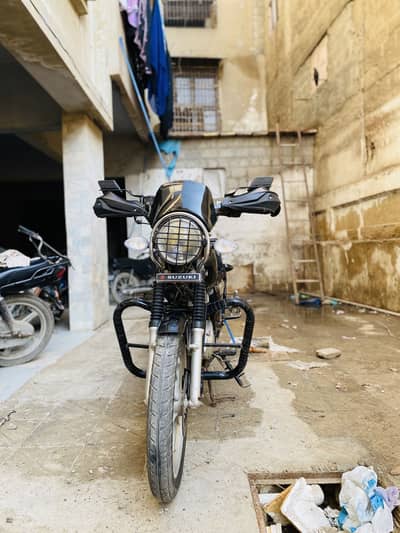Suzuki gs 150 SE