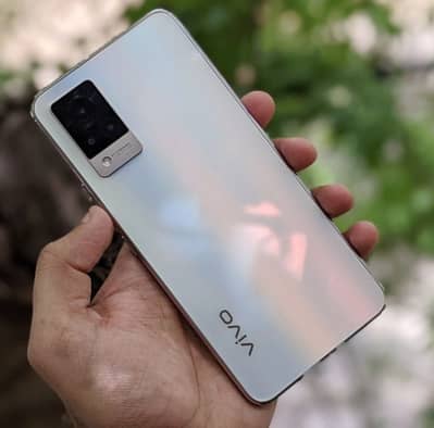 Vivo V21