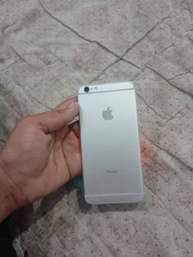 Apple iPhone 6 Plus 1