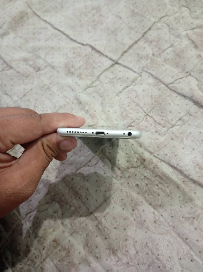 Apple iPhone 6 Plus 2