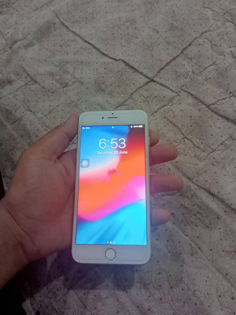 Apple iPhone 6 Plus 3