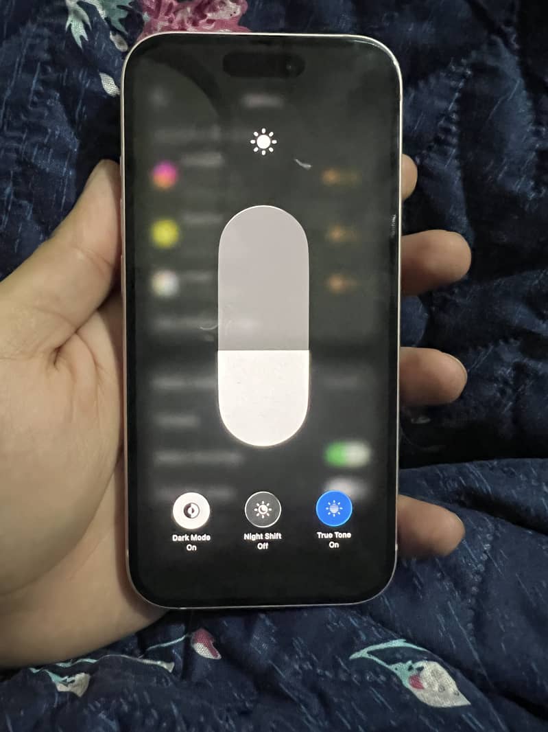 Apple iPhone 15 4