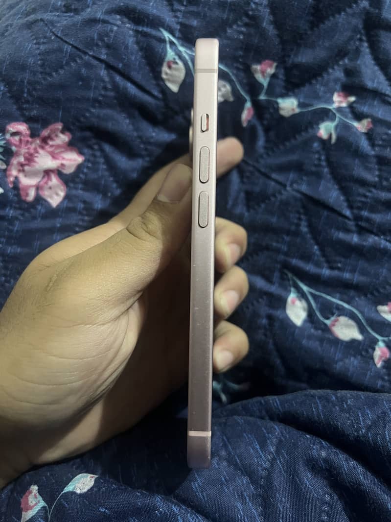 Apple iPhone 15 5