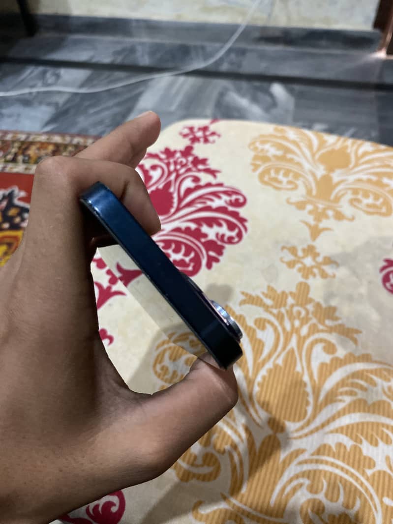 Apple iPhone 14 2