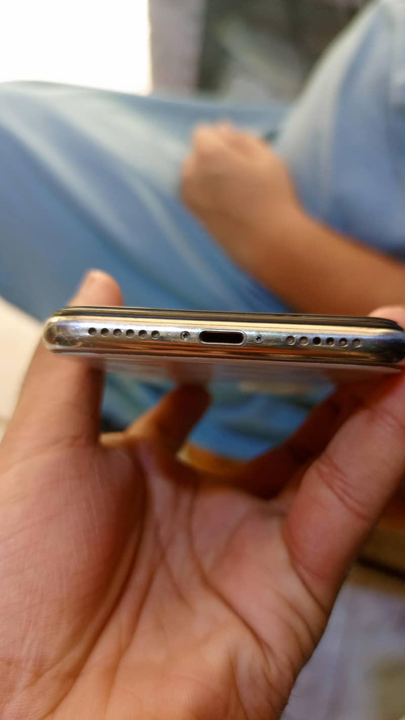 Apple iPhone X 3