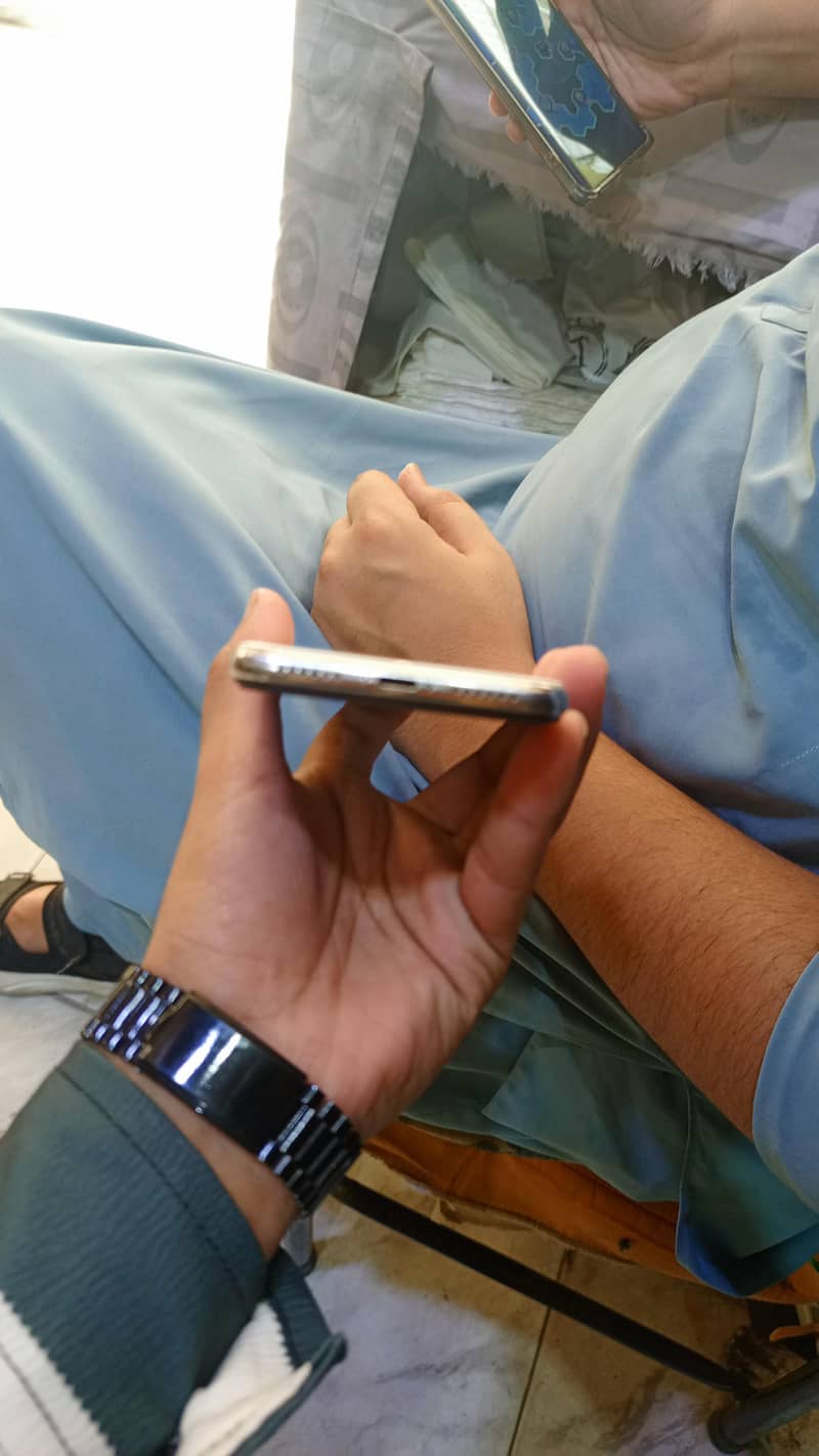 Apple iPhone X 6