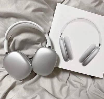 Premium wireless Bluetooth headphones P9 available in all colours
