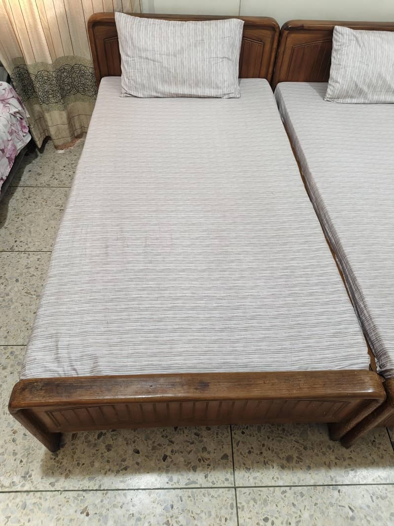 2 single beds 2