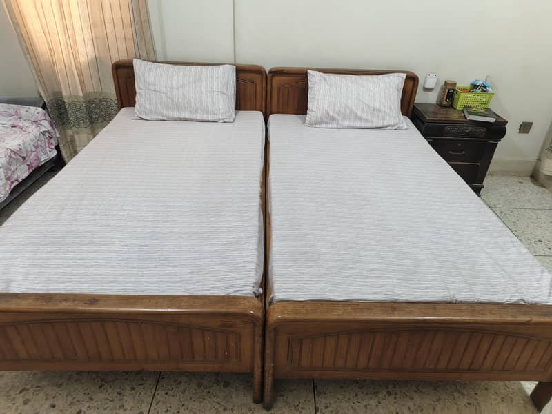 2 single beds 6