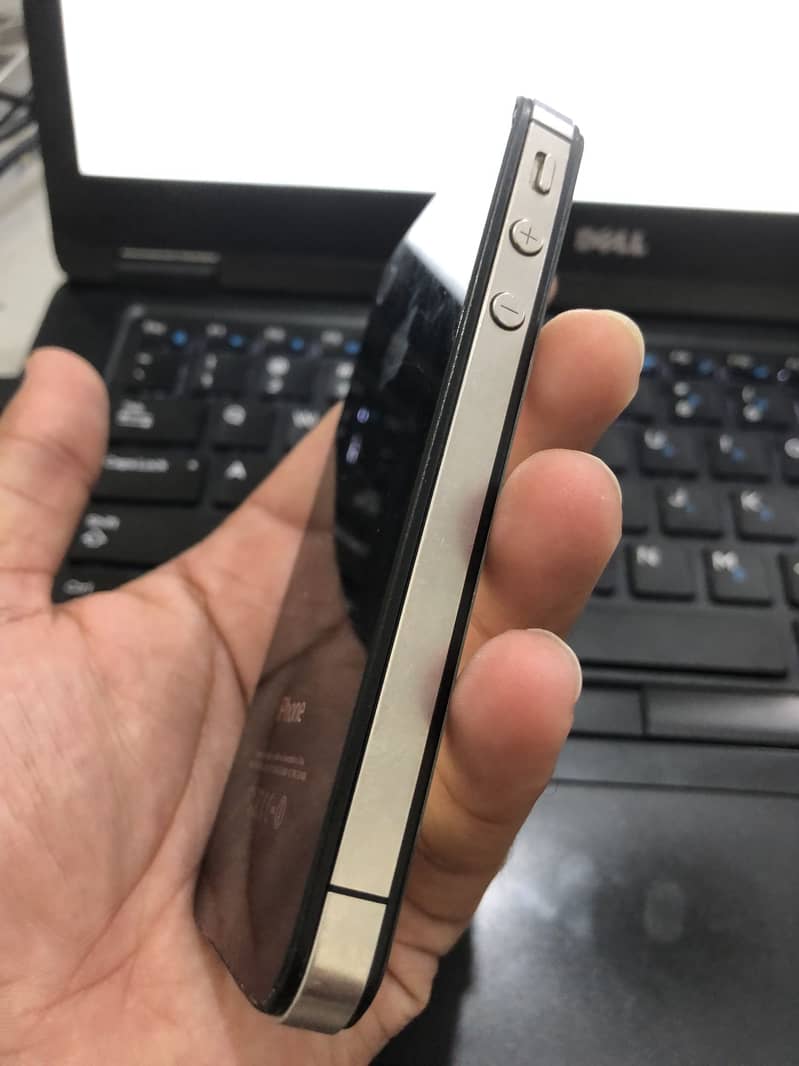 Apple iPhone 4s 2