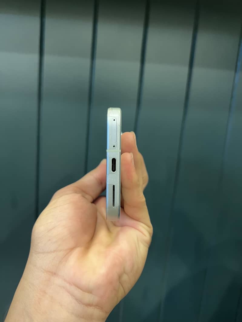 Google Pixel 9 4