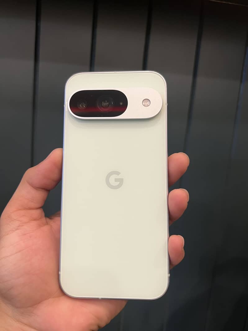 Google Pixel 9 5