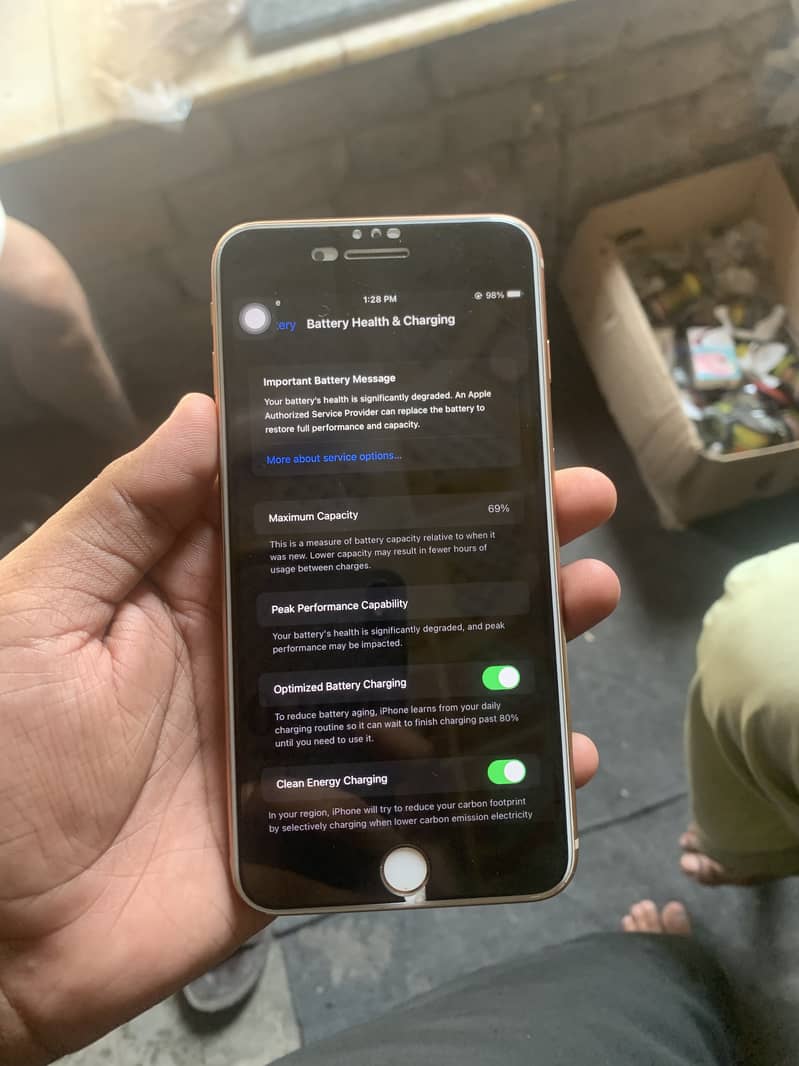 Apple iPhone 8 Plus 1