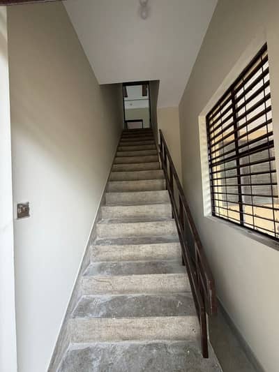 Model Town Block K One Kanal Old House Available For Rent