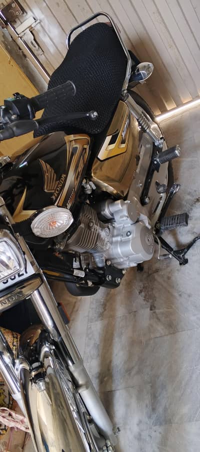 Honda 125 Gold Edition