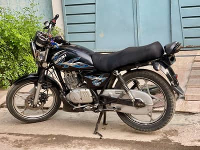 Suzuki GS 150 2017
