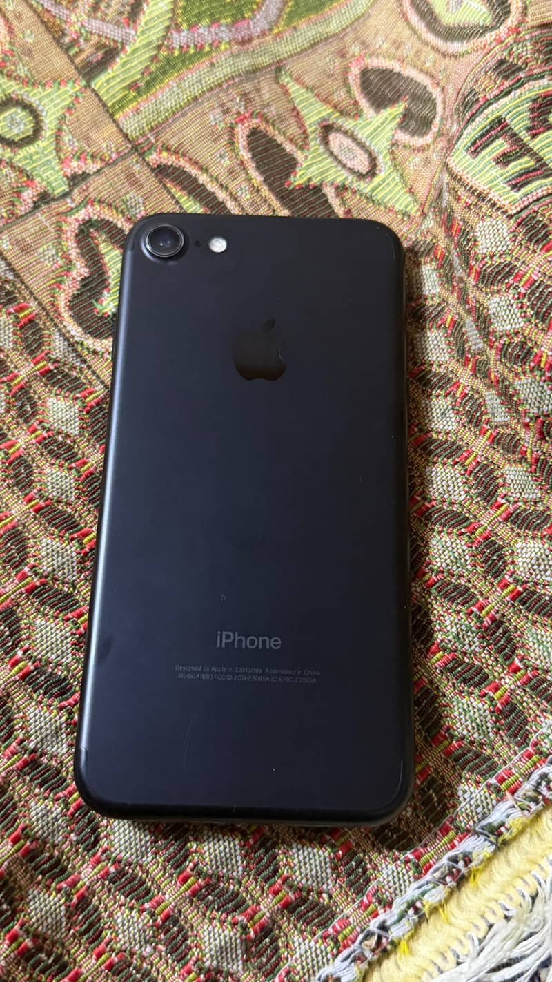 Apple iPhone 7 0