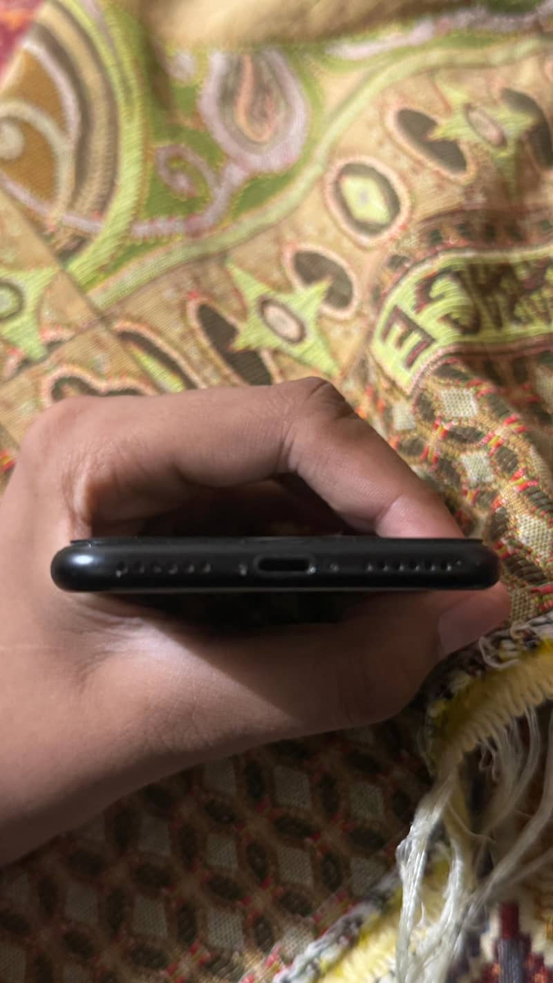 Apple iPhone 7 2