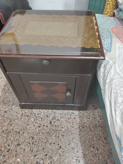 2 Side tables and dressing for urgent sale