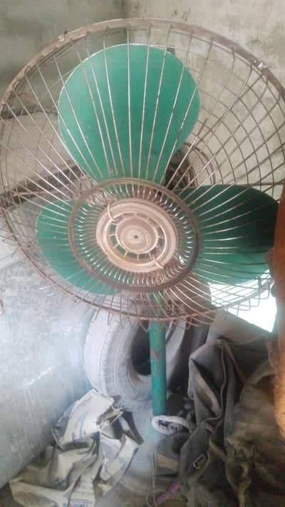 pedestal fan