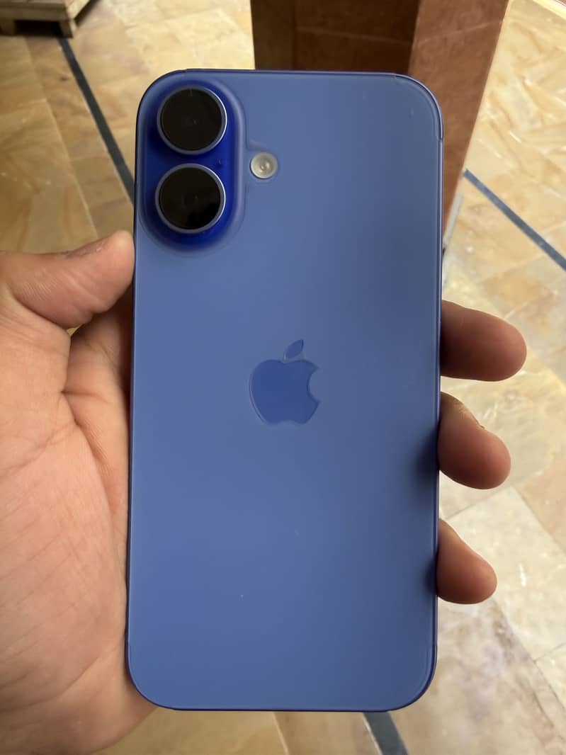 Apple iPhone 16 2