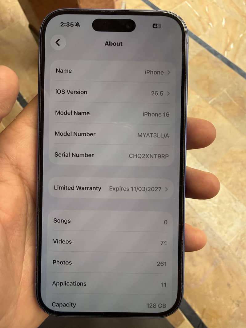 Apple iPhone 16 4