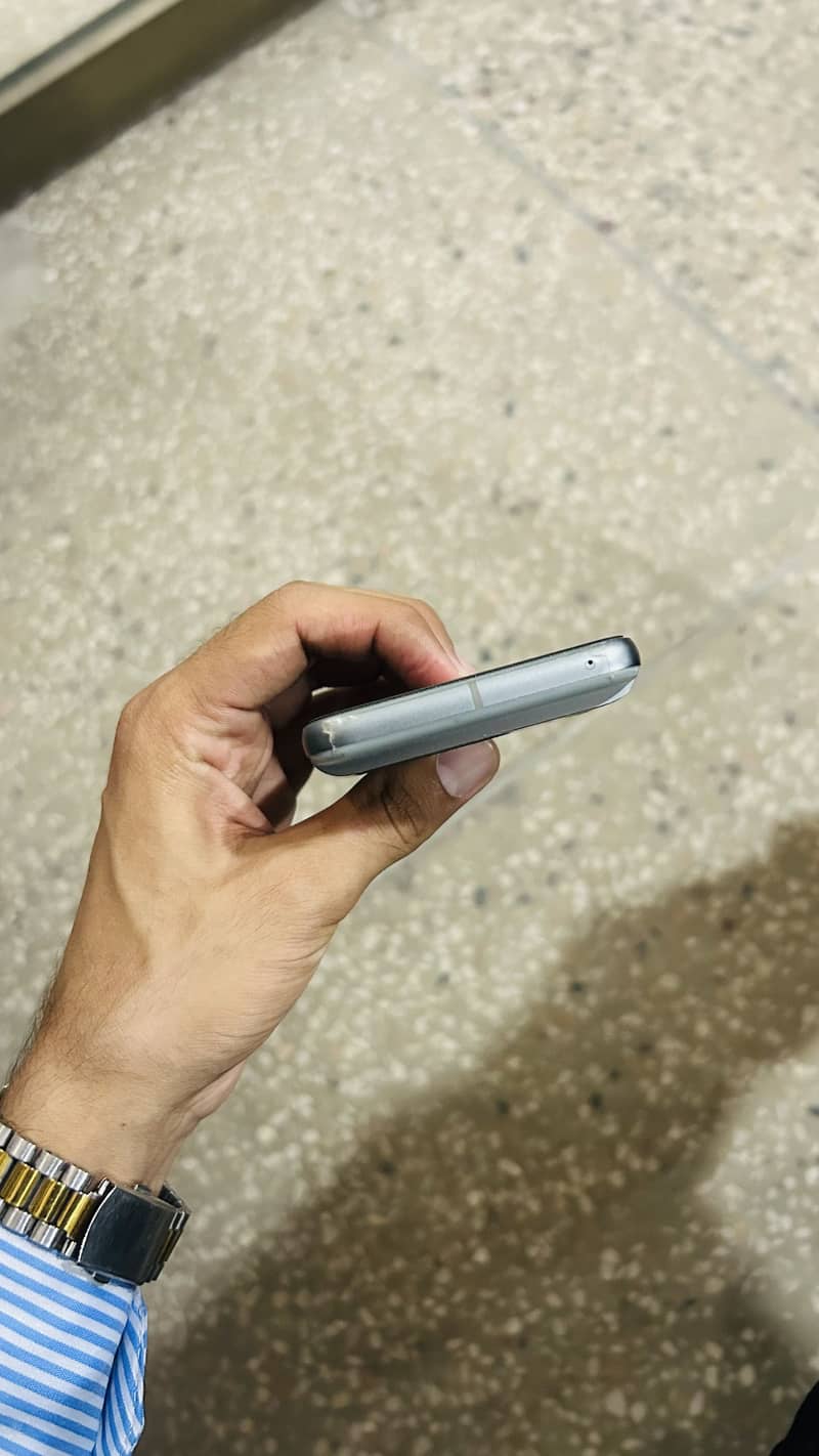 Google Pixel 8 6