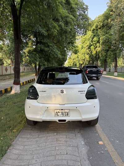 Suzuki Swift 2023 GLX CVT