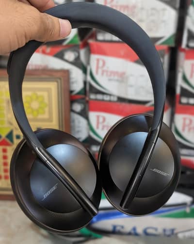 bose qc700 premium ANC headphones