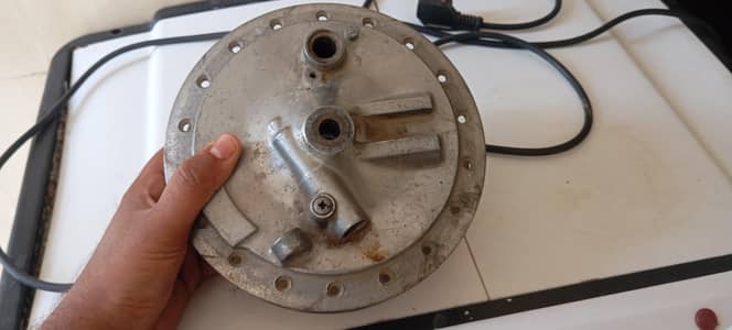 honda 125 genuine hub 13 model front wheel
