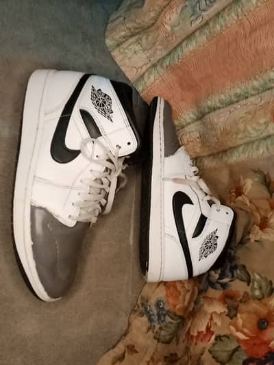  Nike Air Jordan 1 Mid