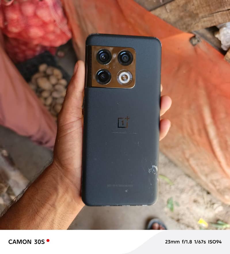 One Plus 10 Pro 1
