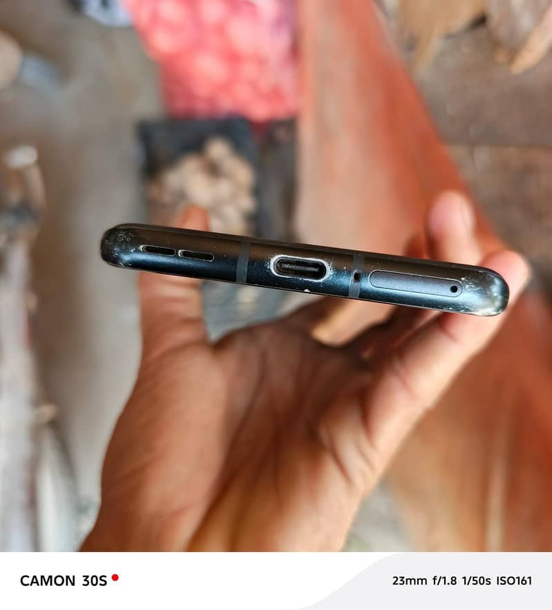 One Plus 10 Pro 4