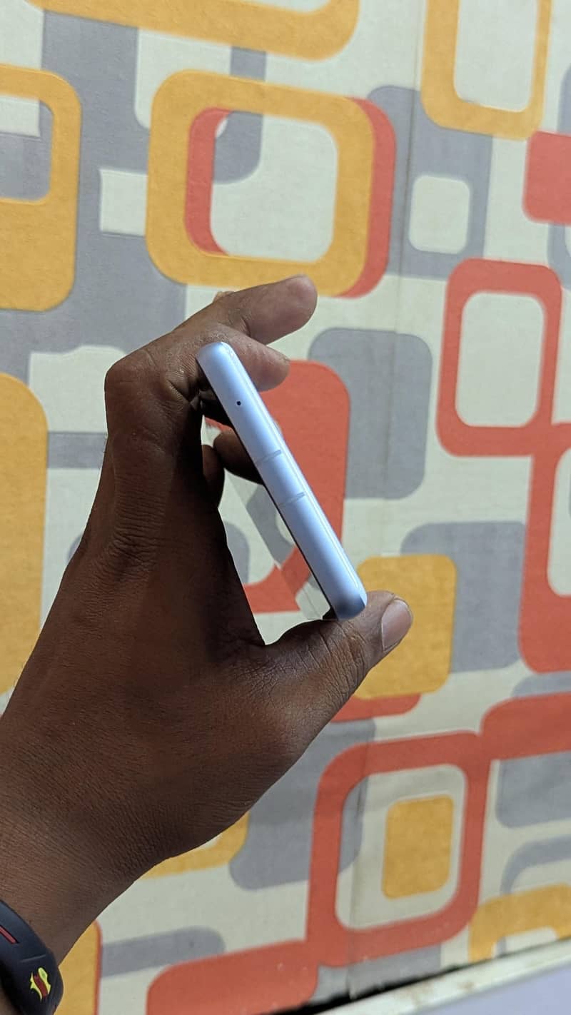 google pixel 7a 3