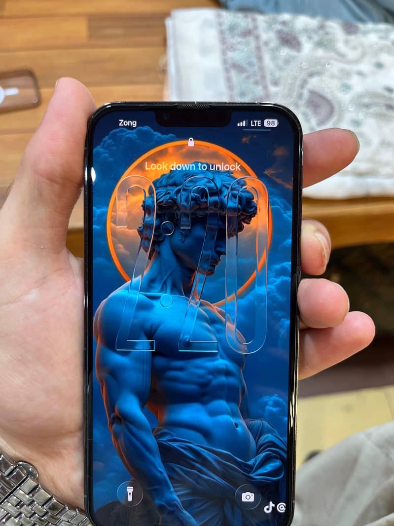 Apple iPhone 13 Pro Max 2