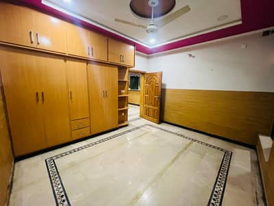 6 Marla First floor availabile for rent