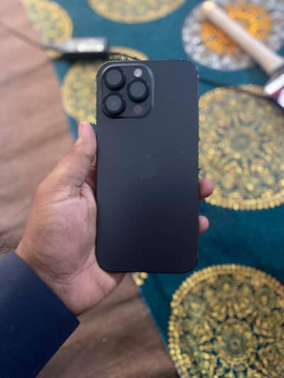 Apple iPhone 14 Pro Max bhi only phone and charger