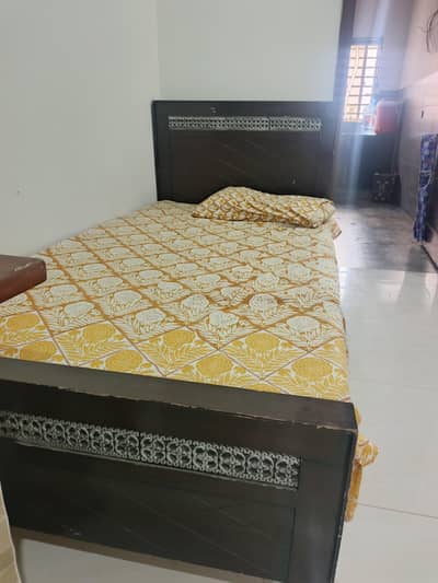 BED AVAILABLE FOR SELL 03227338568