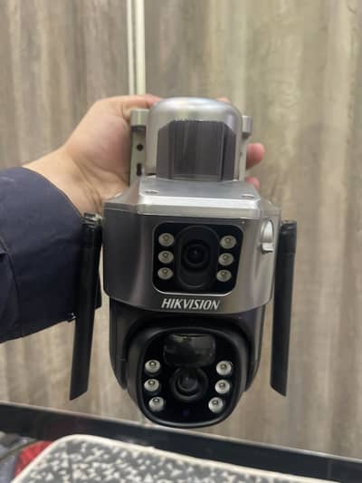 Hikvision dual-lens solar security camera 4G