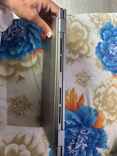 Used like new condition 9/10 battery hour 12 hours to 14 hours