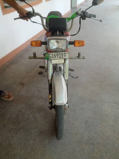 17 modal seven t bohat he munasab price ma ksi kesam ka kaam Ni hony w