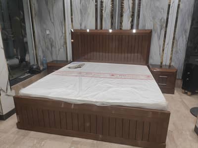 KING SIZE BED WITH OUT SIDE TABLE