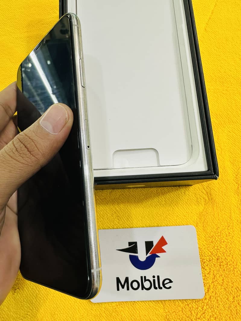 iPhone 11 pro max 12