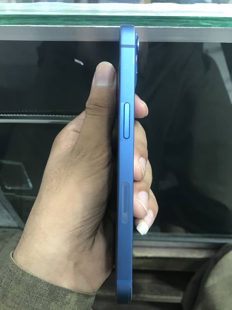 Apple iPhone 13 1