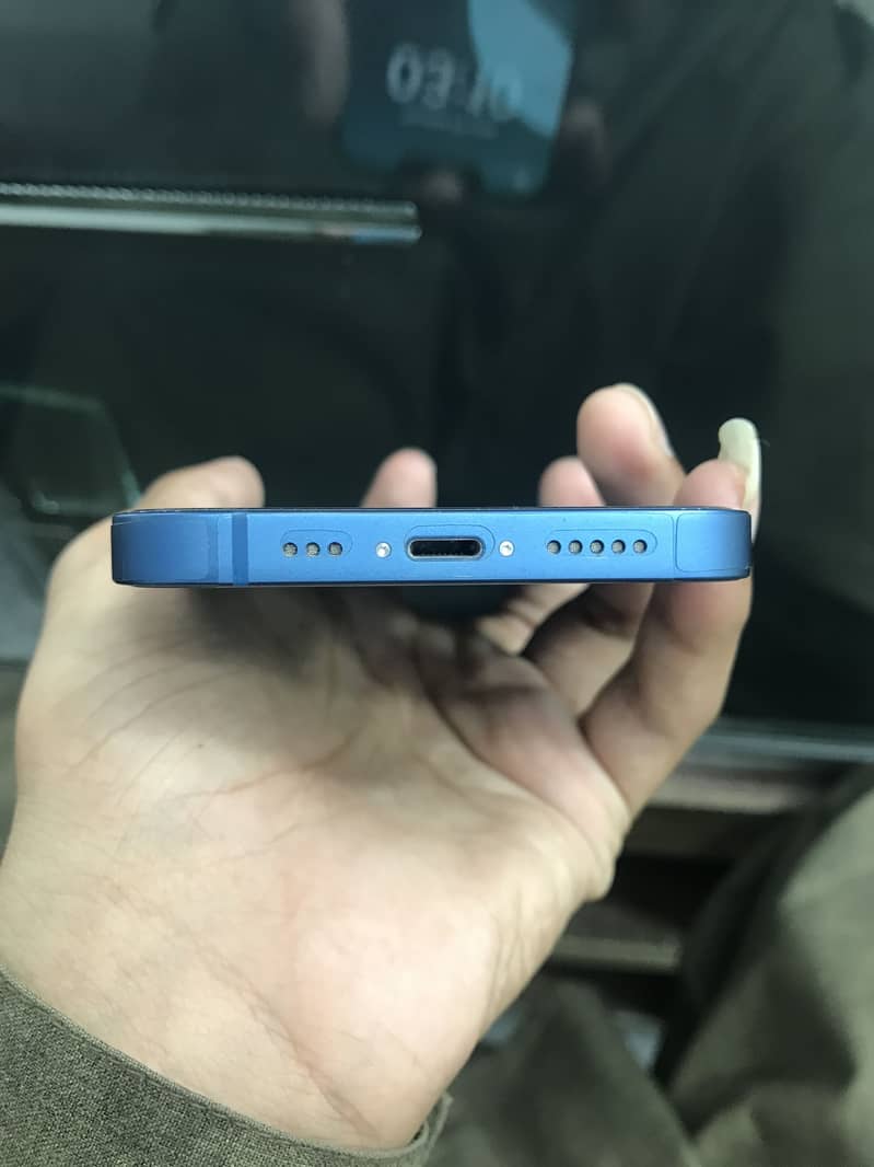 Apple iPhone 13 3