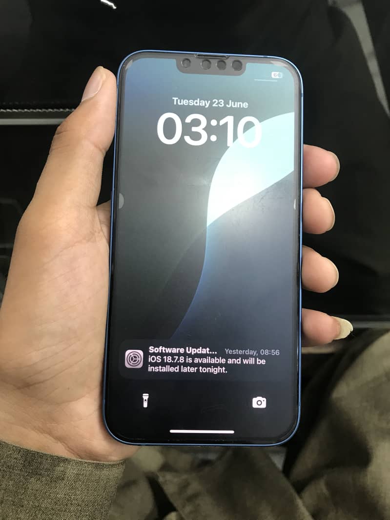 Apple iPhone 13 4
