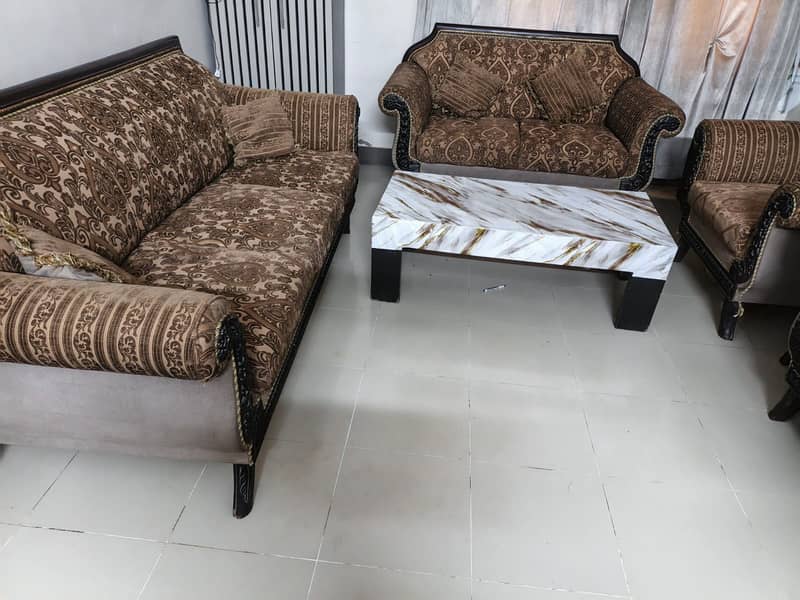 7 seater Sofas with table 2