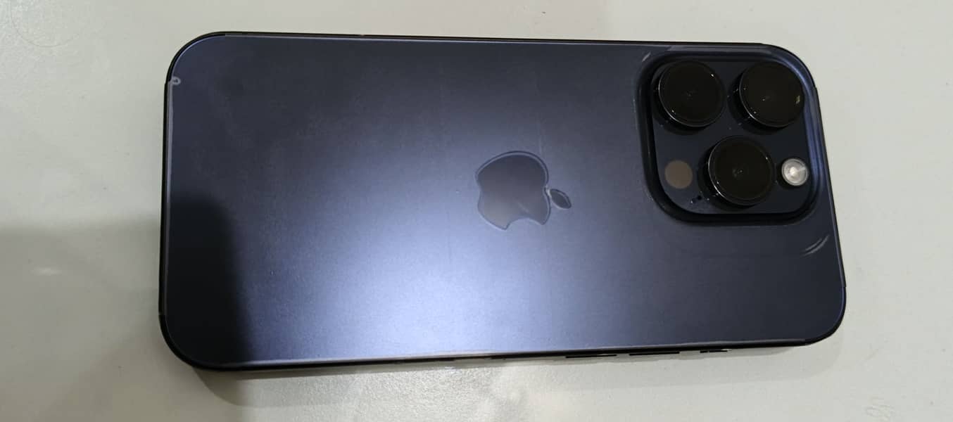 Apple iPhone 15 pro 4