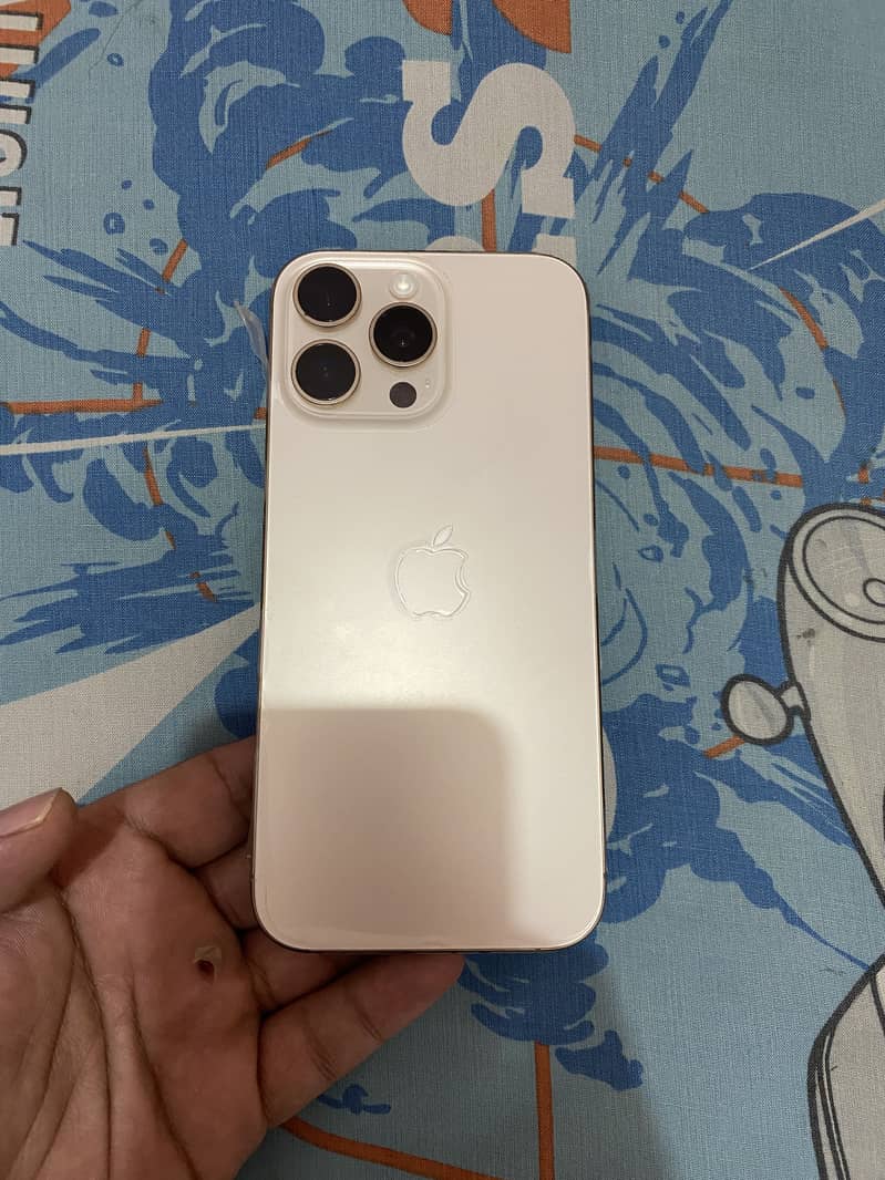 Apple iPhone 16 Pro Max 3