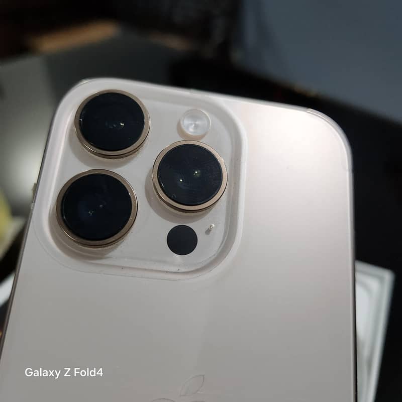 Apple iPhone 16 Pro 4
